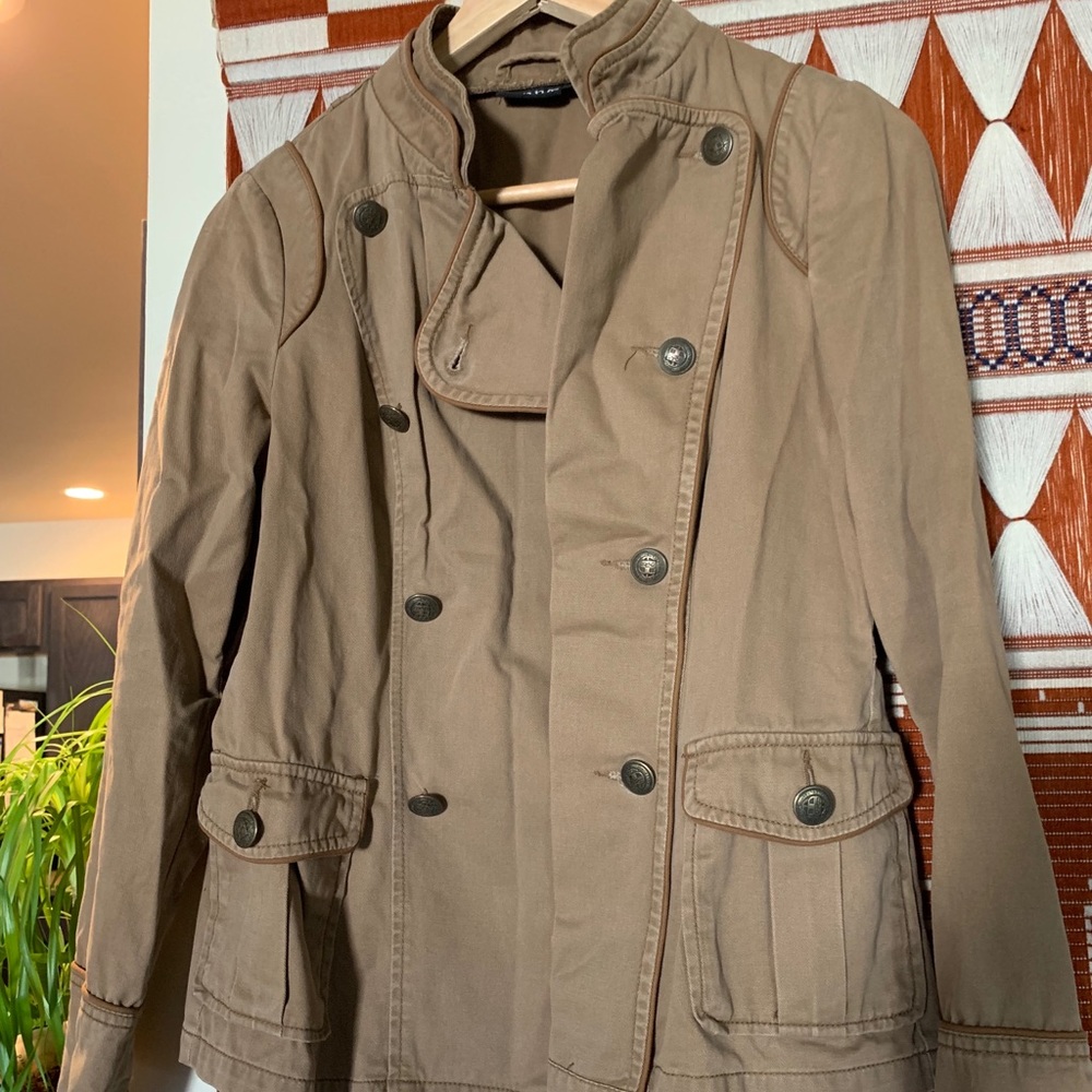Lightweight coat